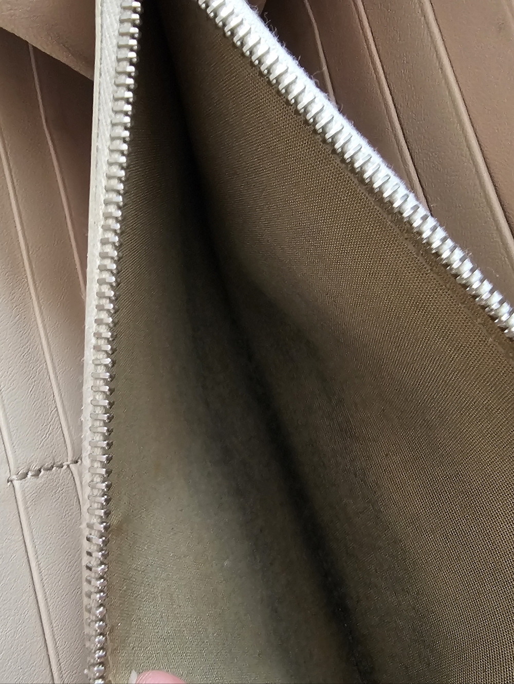 Celine Long Leather Zip Around Wallet Color-block Beige and Black - Preloved - Picture 11 of 13